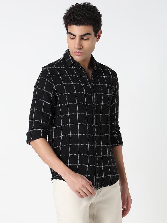 Men Checkered Casual Shirt image number 3