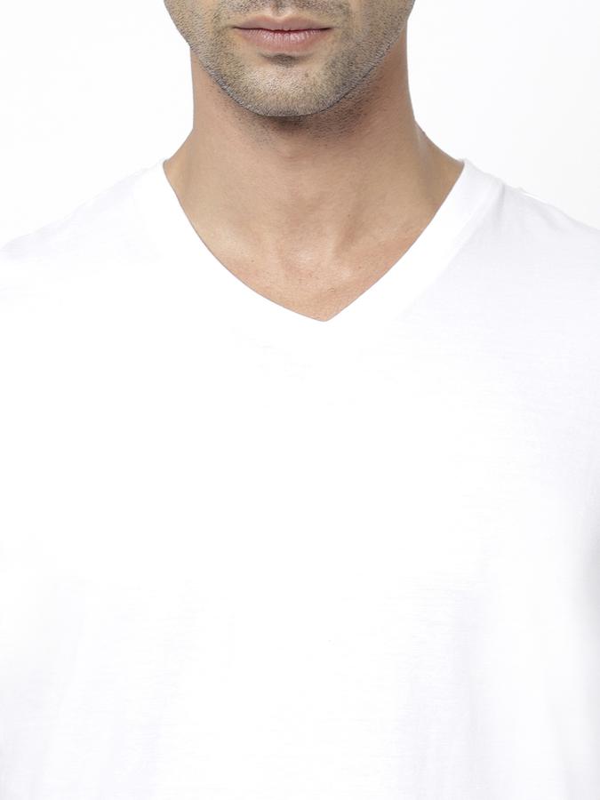 R&B Men White T-Shirts image number 3