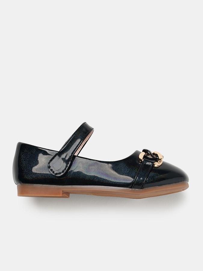 R&B Girls Casual Shoes image number 1