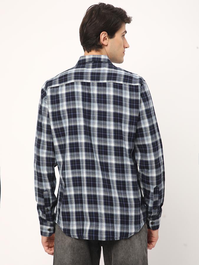 Men Regular Fit Cutaway Collar Shirt image number 2