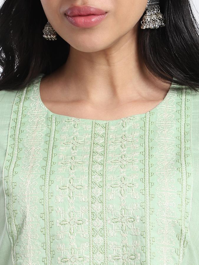 Women Cotton Regular Fit Round Neck Embroidered Kurta