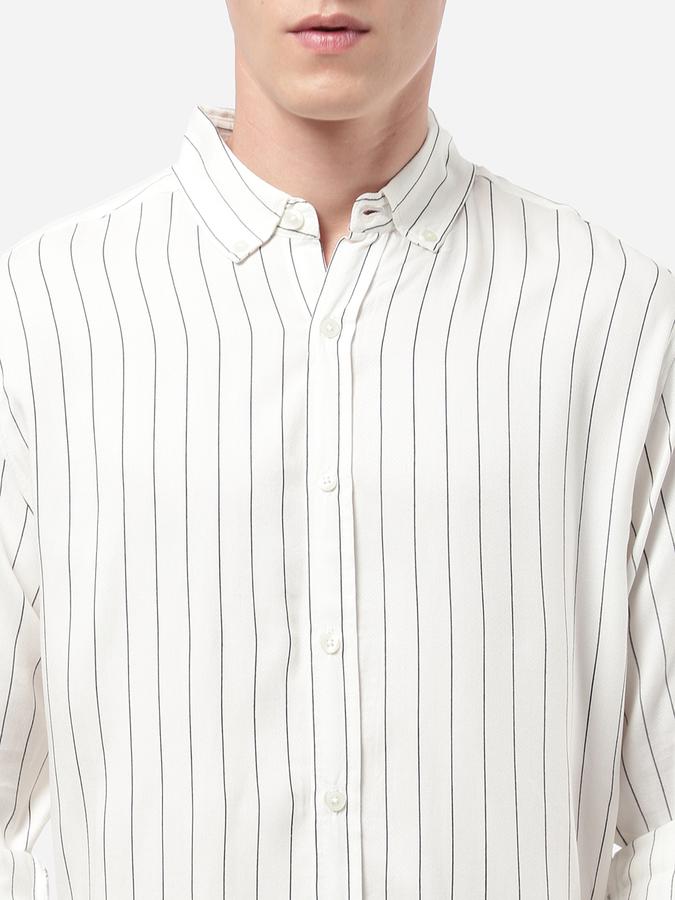 R&B Men White Casual Shirts image number 3