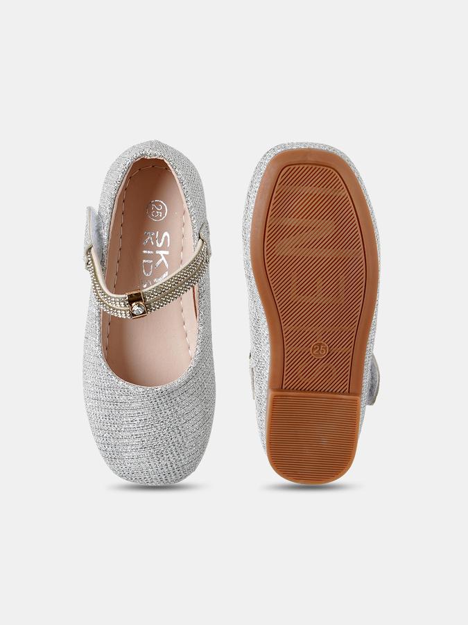 R&B Girls Silver Casual Shoes image number 3