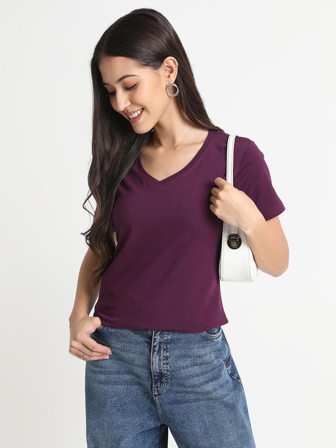 V NECK SOLID TEE data-index=