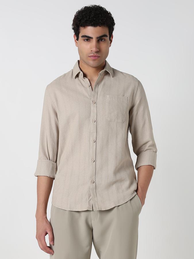 Men Solid Casual Shirt image number 1