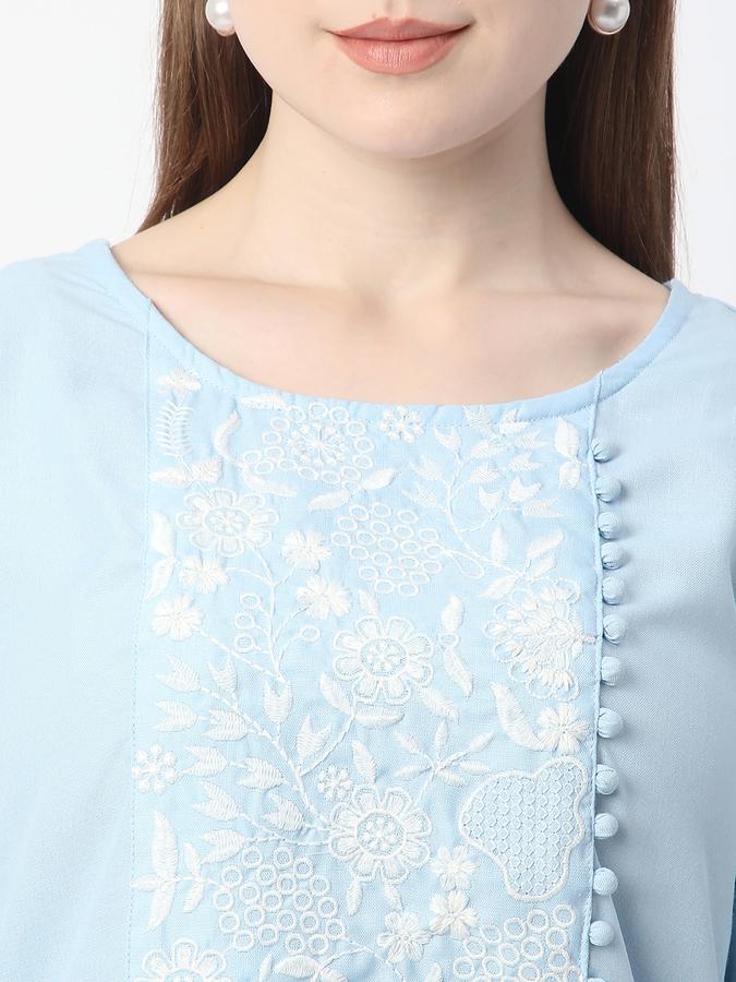 Women Rayon Regular Fit Round Neck Embroidered Kurta