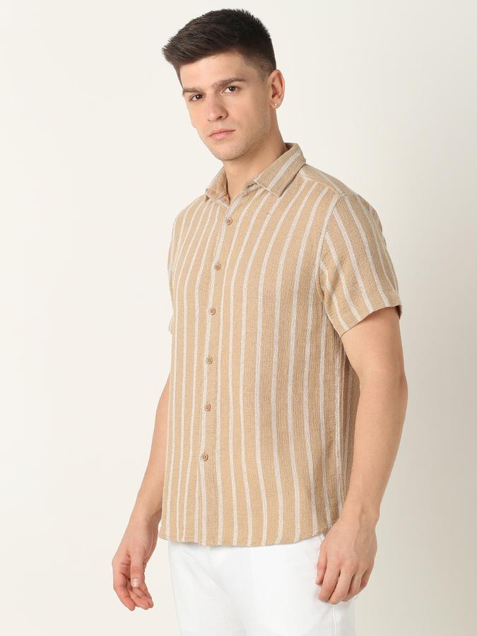 Men Regular Fit Shirt with Spread Collar image number 1