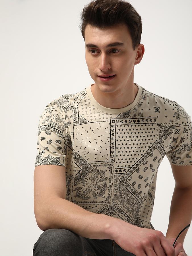 Men Printed Regular Fit Round-Neck T-Shirt image number 0