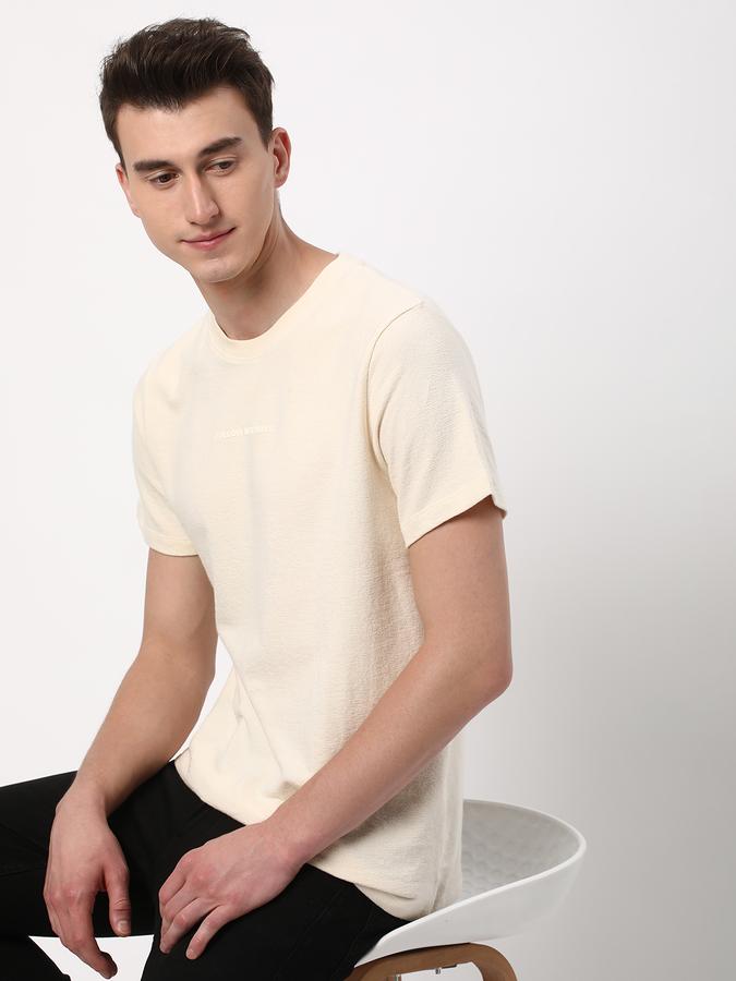 Men Regular Fit Round-Neck T-Shirt image number 0