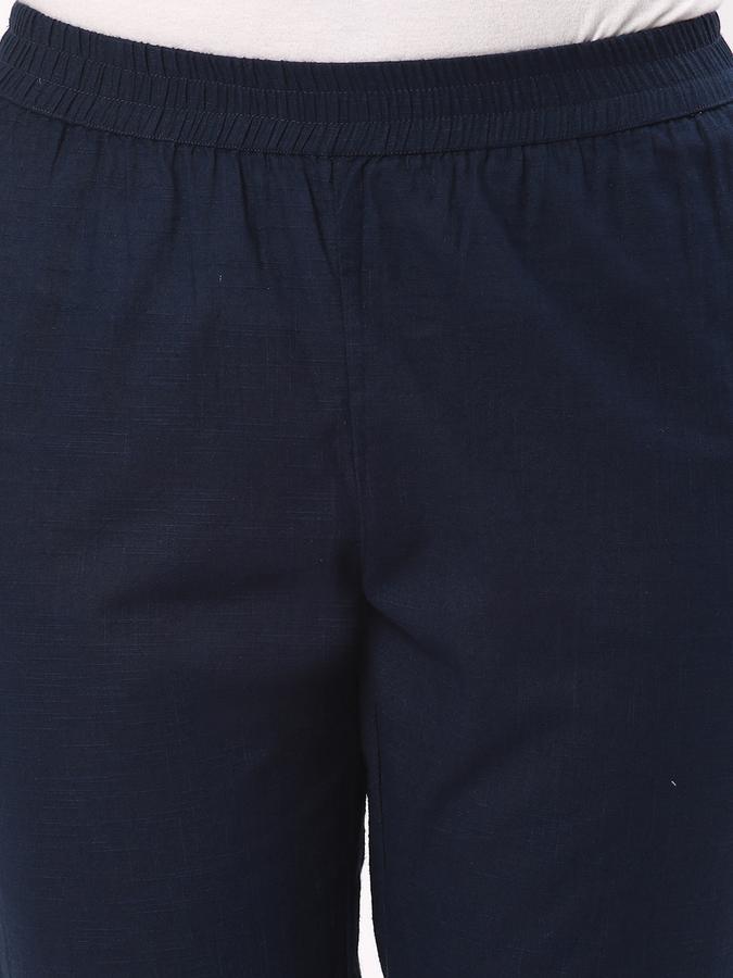 Women Relaxed Fit Pants image number 3