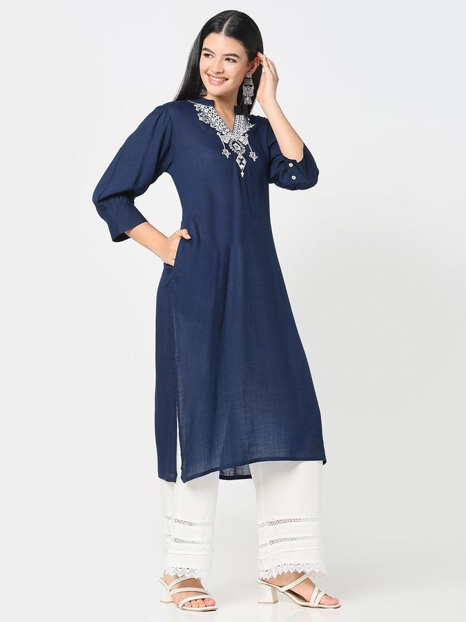 Women Embroidered Straight Kurta image number 3