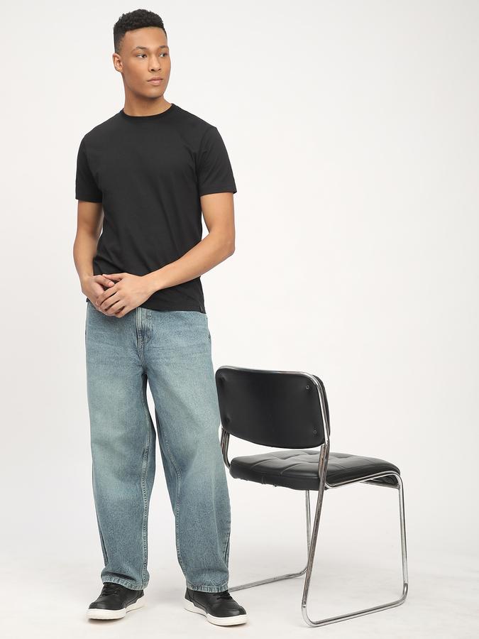 Men Denim Wide Leg Mid Rise Clean Look Jeans