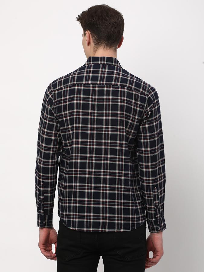 Men Checked Regular Fit Shirt with Patch Pocket image number 2