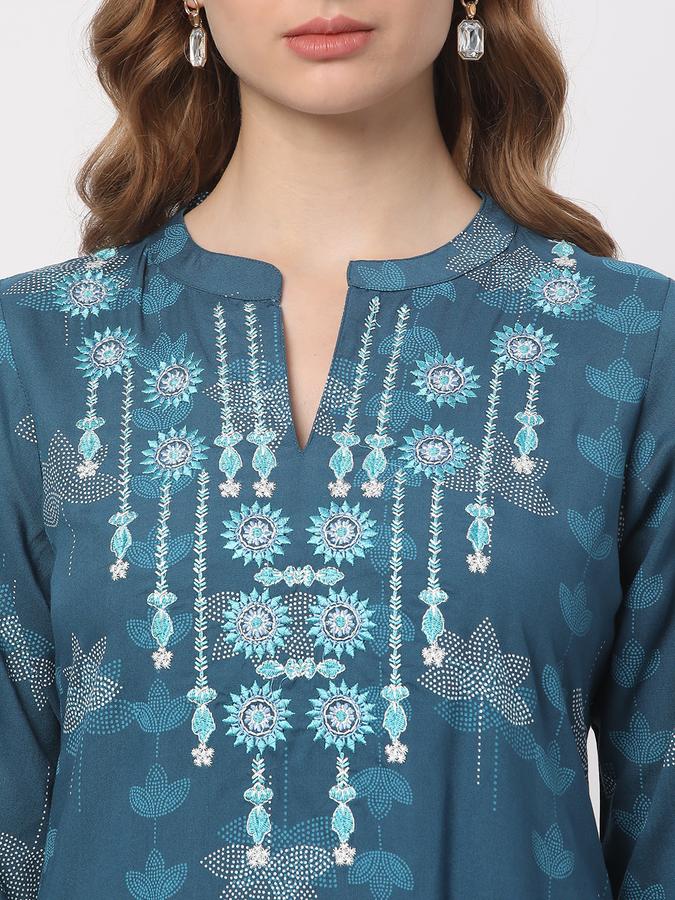 Women Embroidered Straight Kurta image number 3