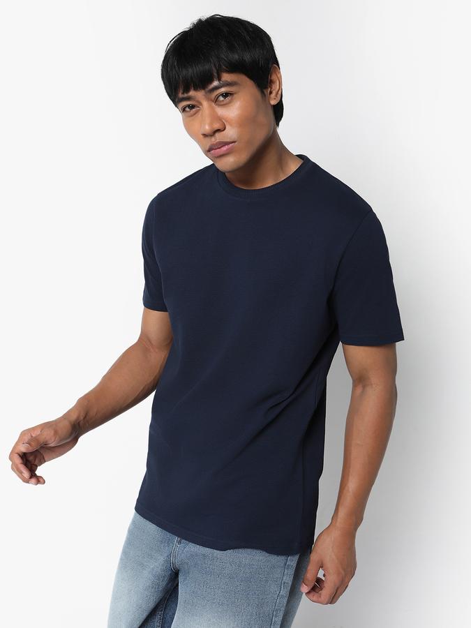 Men Regular Fit Crew-Neck T-Shirt image number 1