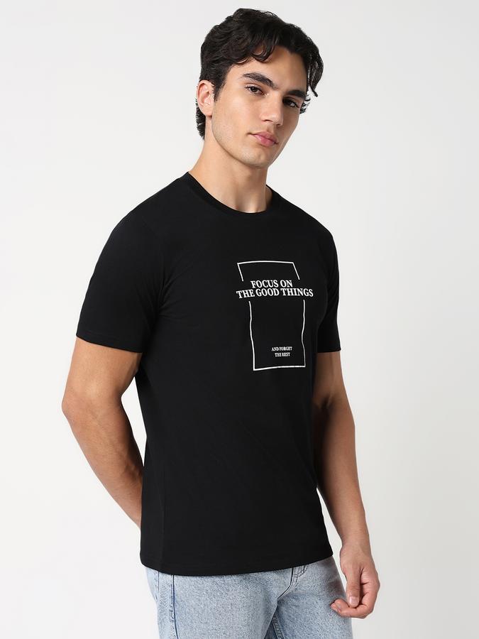 Solid Men Round Neck T-Shirt image number 1