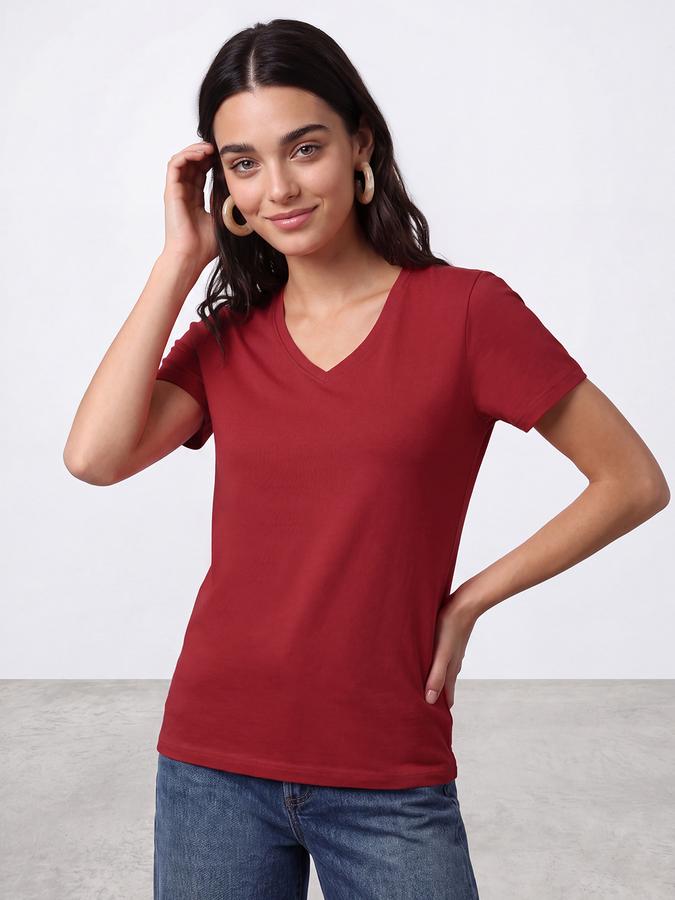 R&B Women Red Solid Short Sleeves V-Neck Tshirt