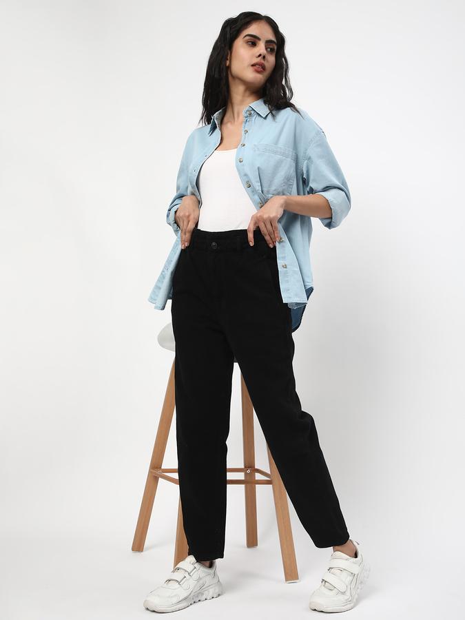 Women Mid-Wash Relaxed Fit Jeans image number 1