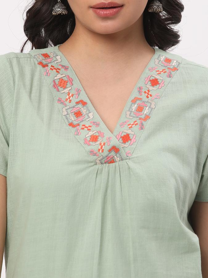 Women V-Neck Straight Kurta image number 3