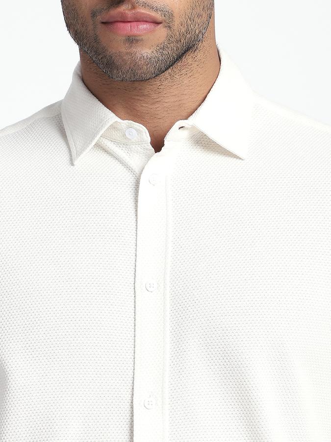 Men Cotton Regular Fit Point Collar Textured Shirt