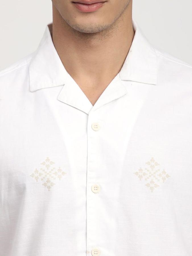 R&B Men White Geometric Print Half Sleeves Cuban Collar Shirt
