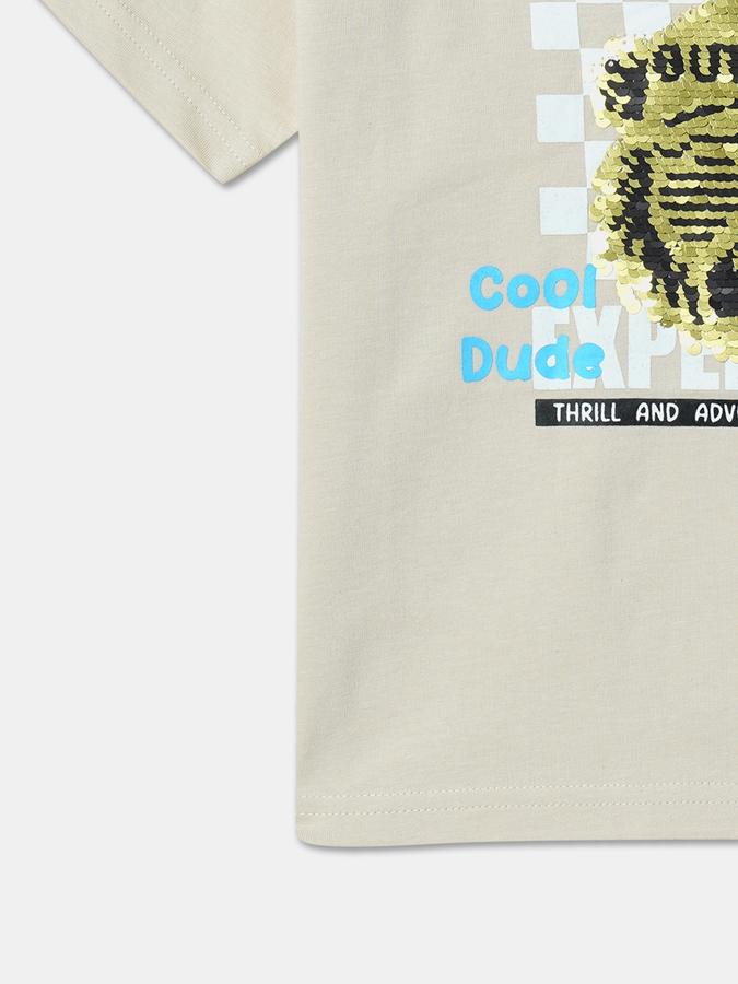 Boys Embellished Regular Fit Crew-Neck T-Shirt image number 3