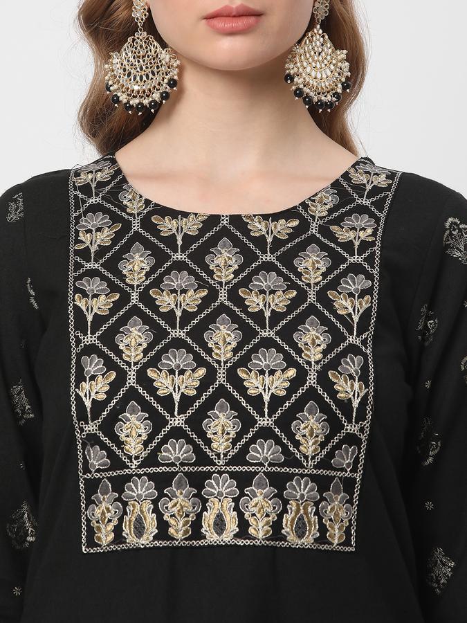 Women Round-Neck Straight Kurta  image number 3