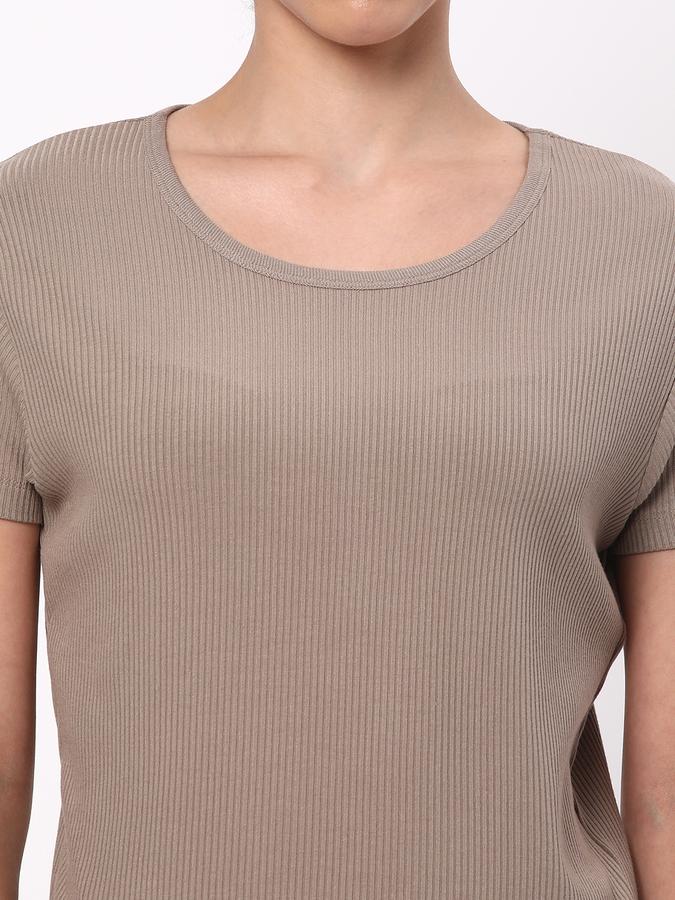 Women Ribbed Regular Fit Round-Neck Top image number 3