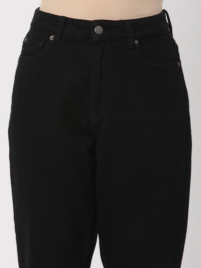 Women High-Rise Mom Fit Jeans image number 3