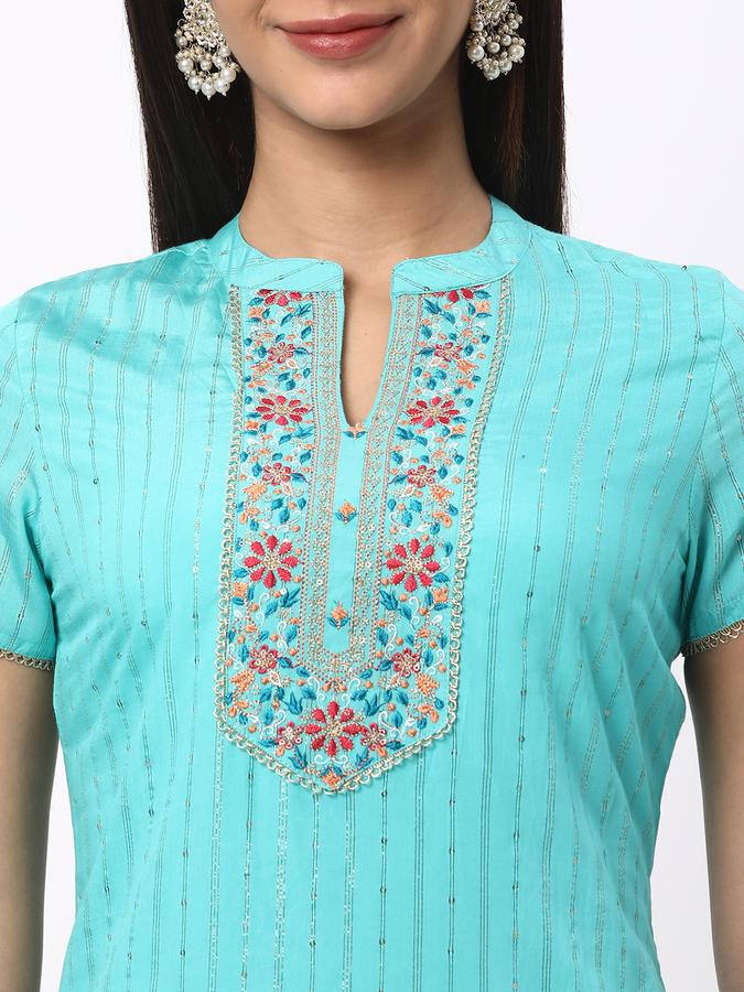 R&B Women's Embroidered Regular Straight Kurta 3-Q Sleeves image number 3