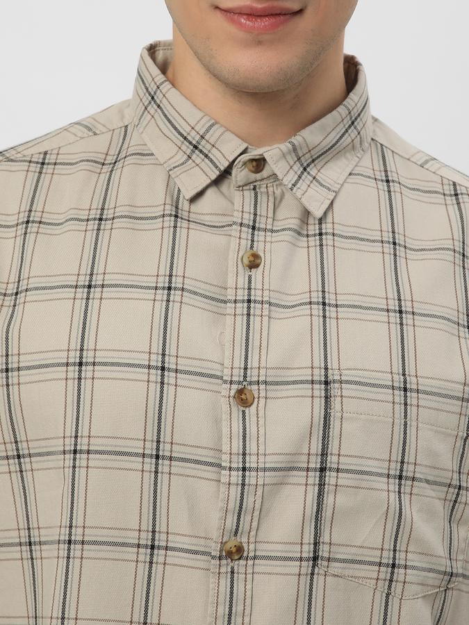 Men Checked Regular Fit Shirt image number 3