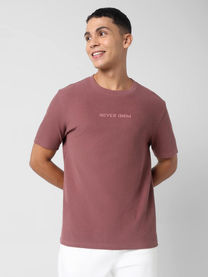 Men Typographic Print Regular Fit Round-Neck T-Shirt image number 0