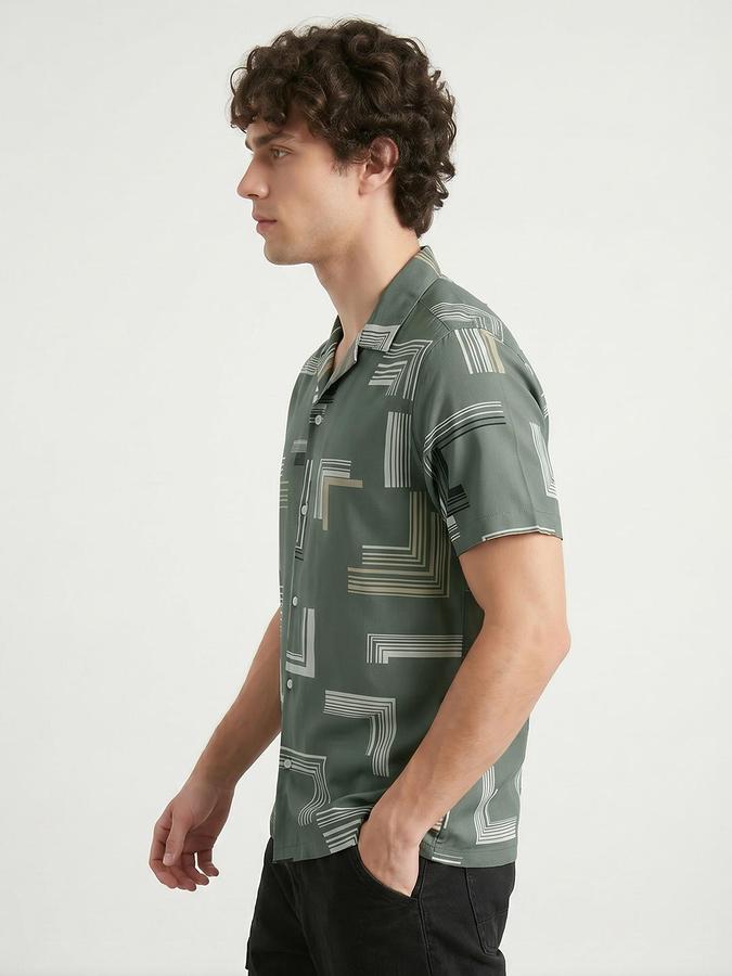 R&B Men Green Geometric Print Resort Collar Short Sleeves Regular Fit Shirt