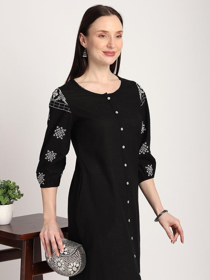 Women Cotton Straight Fit Round Neck Embroidered Kurta