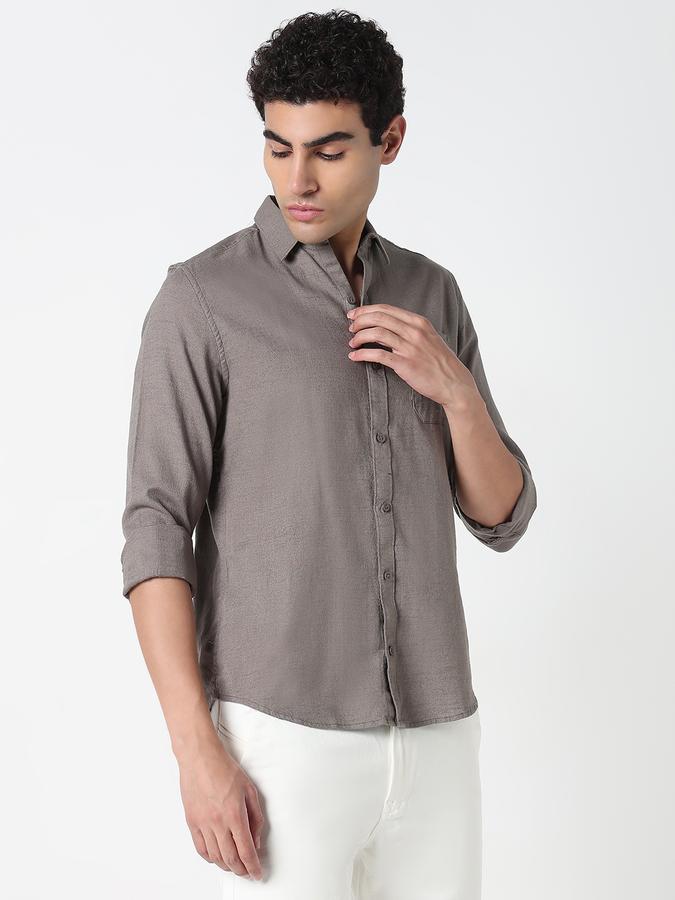 Men Solid Casual Shirt image number 3