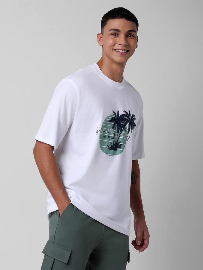 Men Graphic Print Loose Fit Round-Neck T-Shirt image number 1