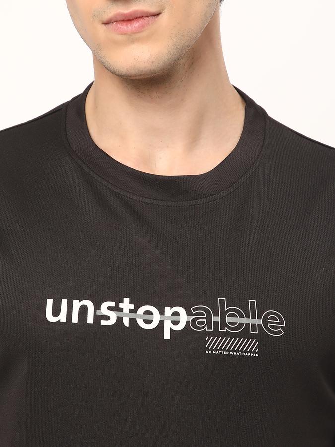 Men Typographic Print Regular Fit Crew-Neck T-Shirt image number 3
