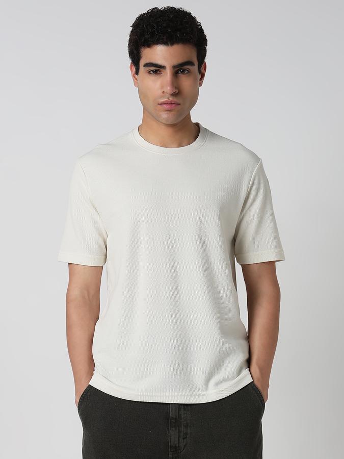 Solid Men Round Neck T-Shirt image number 1