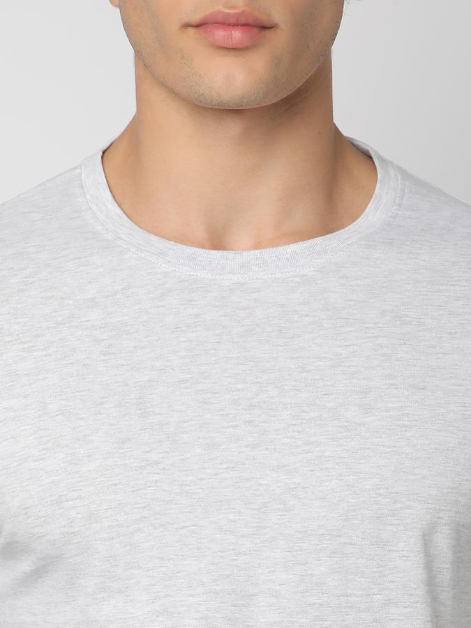 Solid Men Round Neck T-Shirt image number 3
