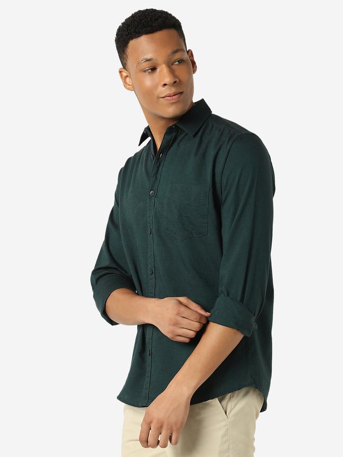 Men Shirt with Spread Collar image number 2
