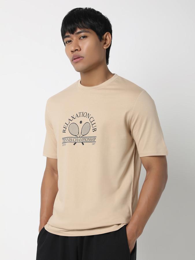 Men Typographic Print Regular Fit Crew-Neck T-Shirt image number 2