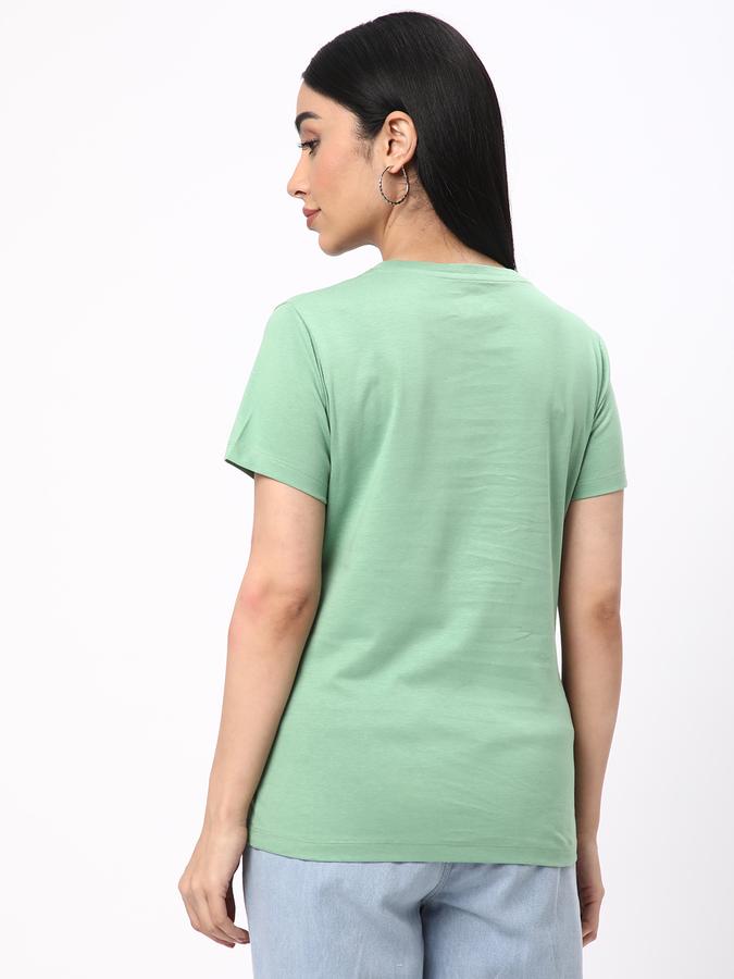 R&B Women's Basic Graphic T-Shirt image number 2