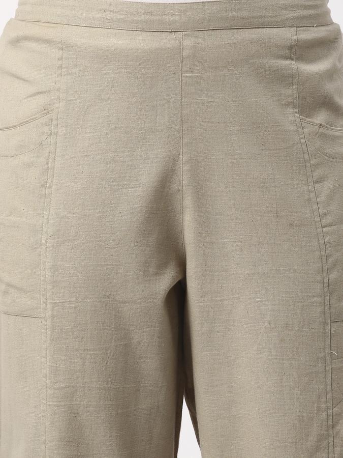 Women Solid Fashion Bottoms image number 3