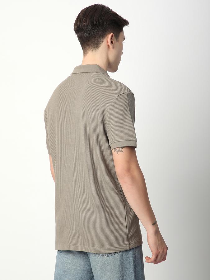 Printed Men Peter Pan Collar T-Shirt image number 2
