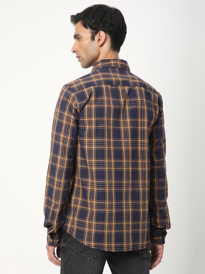Men Checkered Casual Shirt image number 2