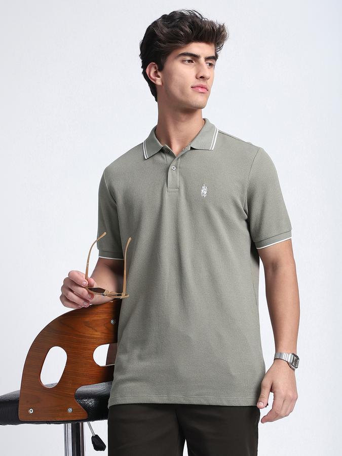 Men Cotton Blend Slim Fit Polo Neck Solid T-shirt