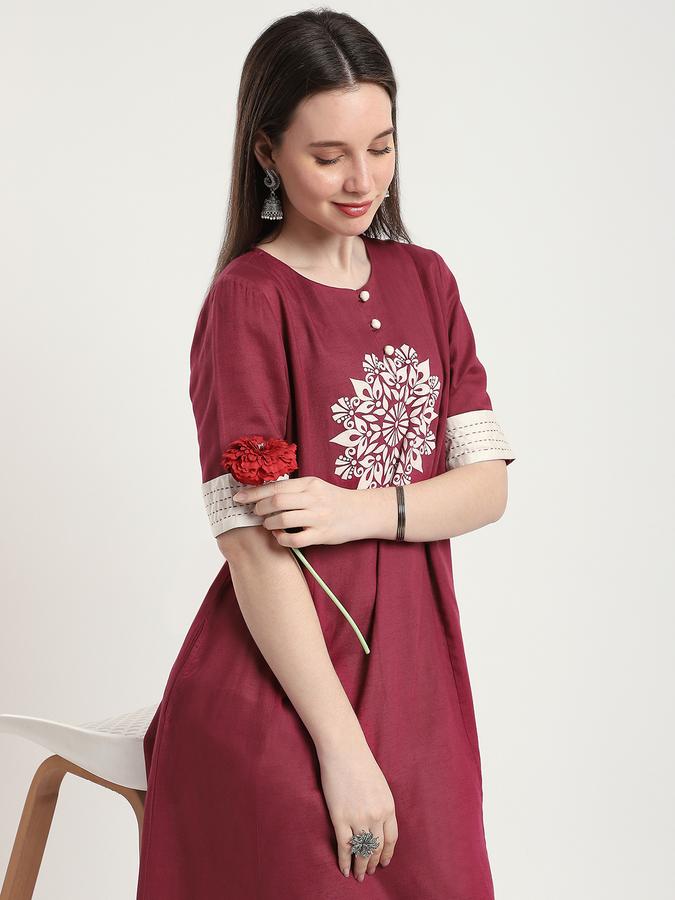 Women Viscose Regular Fit Round Neck Embroidered Kurta