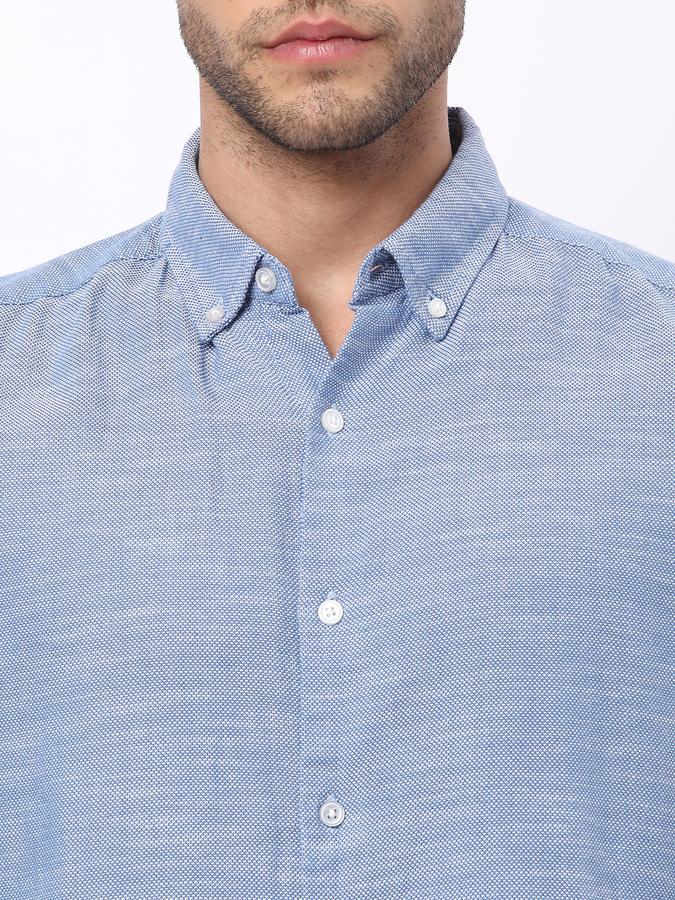Solid Regular Fit Shirt image number 3