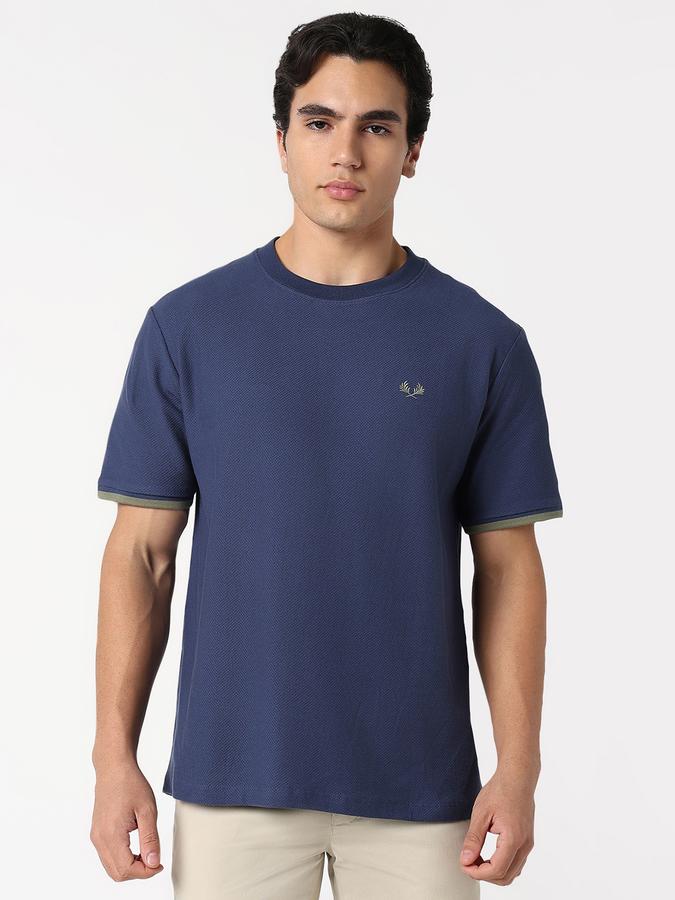 Self Design Men Round Neck T-Shirt  image number 0