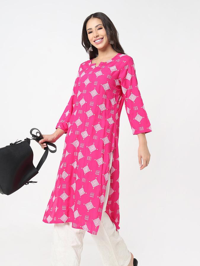 Women's regular fit casual Geometric printed round neck with 3/4th sleeves kurta 